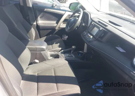 2017 Toyota Rav4 Xle z USA, uszkodzony, nr VIN 2T3RFREVXHW695447